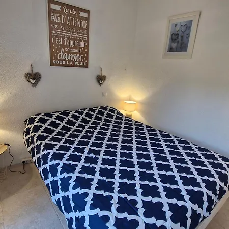 3 Pièces Climatisé Avec Piscine Et Parking Proche à - Fr-1-780-87 Sainte-Maxime