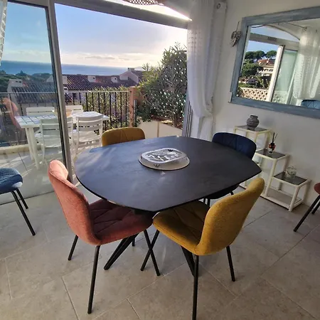 3 Pieces Climatise Avec Piscine Et Parking Proche A - Fr-1-780-87 * Sainte-Maxime