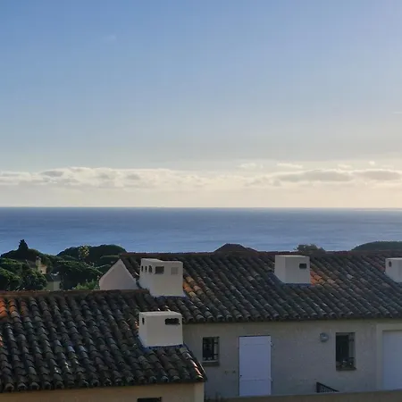 3 Pieces Climatise Avec Piscine Et Parking Proche A - Fr-1-780-87 Sainte-Maxime