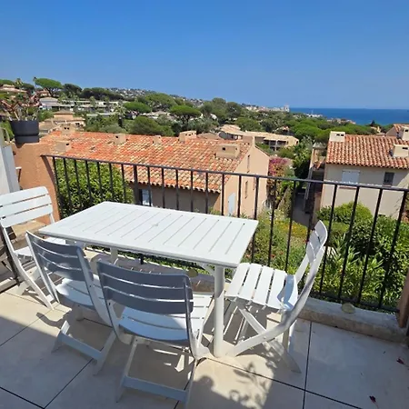 3 Pièces Climatisé Avec Piscine Et Parking Proche à - Fr-1-780-87 Sainte-Maxime